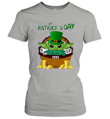 Baby Yoda The Mandalorian Happy St Patrick's Day Women's T-Shirt - kambletee