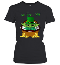 Baby Yoda The Mandalorian Happy St Patrick's Day Women's T-Shirt - kambletee