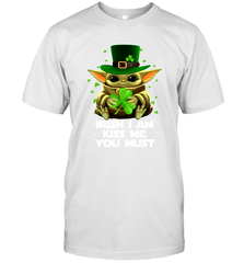 Baby Yoda hug Irish I am kiss me you must Men's T-Shirt - kambletee