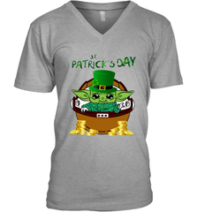 Baby Yoda The Mandalorian Happy St Patrick's Day Men's V-Neck - kambletee