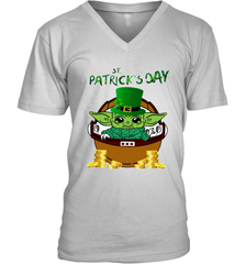 Baby Yoda The Mandalorian Happy St Patrick's Day Men's V-Neck - kambletee