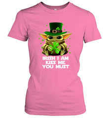 Baby Yoda hug Irish I am kiss me you must Women's T-Shirt - kambletee