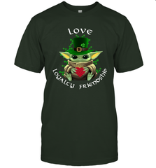 Baby Yoda hug St Patricks Day Irish love loyalty friendship Men's T-Shirt - kambletee