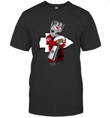 Baby Groot Kansas City Chiefs Hug Super Bowl Champions Men's T-Shirt - kambletee